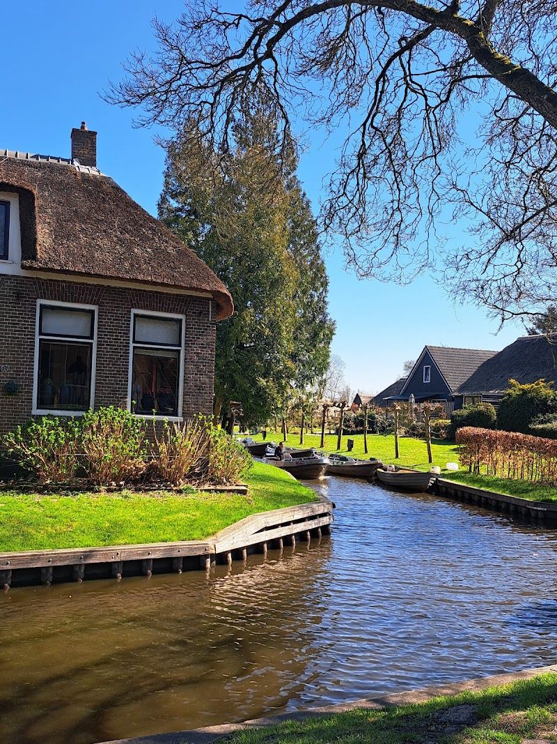 Giethoorn Day Trip