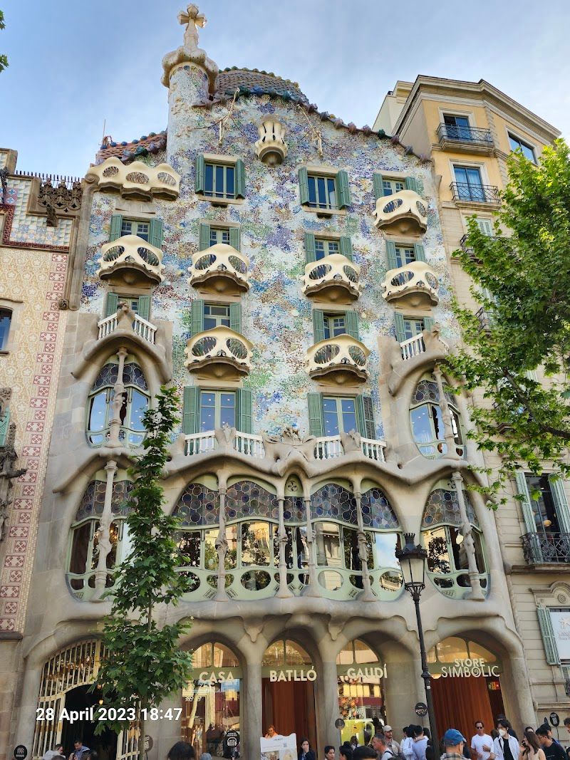 Casa Batllo in the city