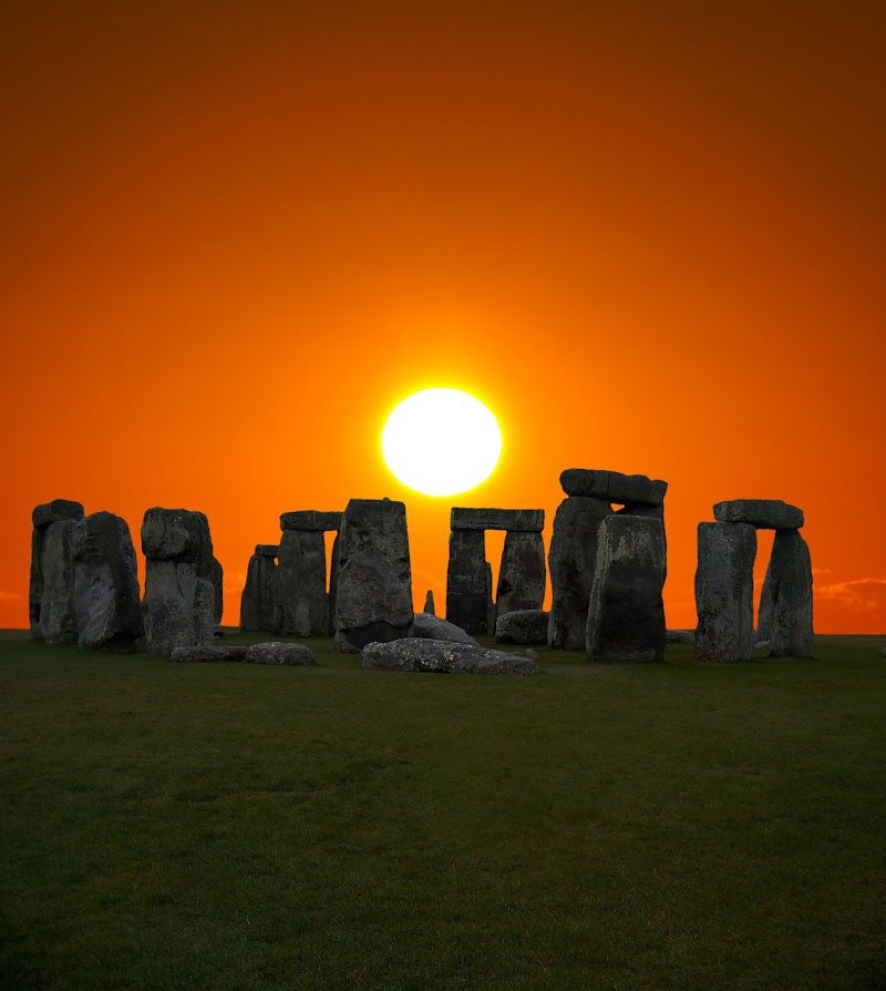 Stonehenge and Bath Day Trip from London