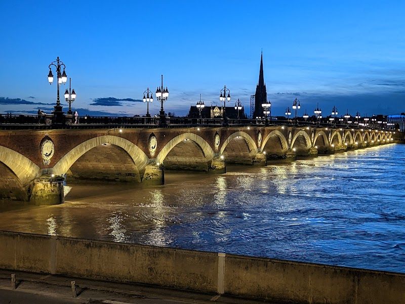 Pont de Pierre