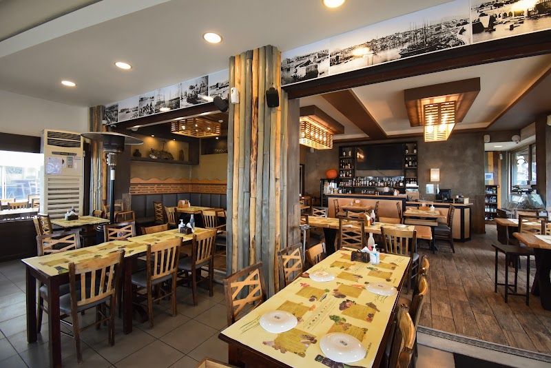 Ligo Krasi Ligo Thalassa