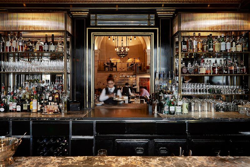 The Wolseley in the city