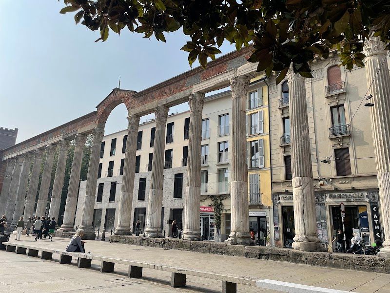 Milan Fashion & Design: Beyond the Shop Window