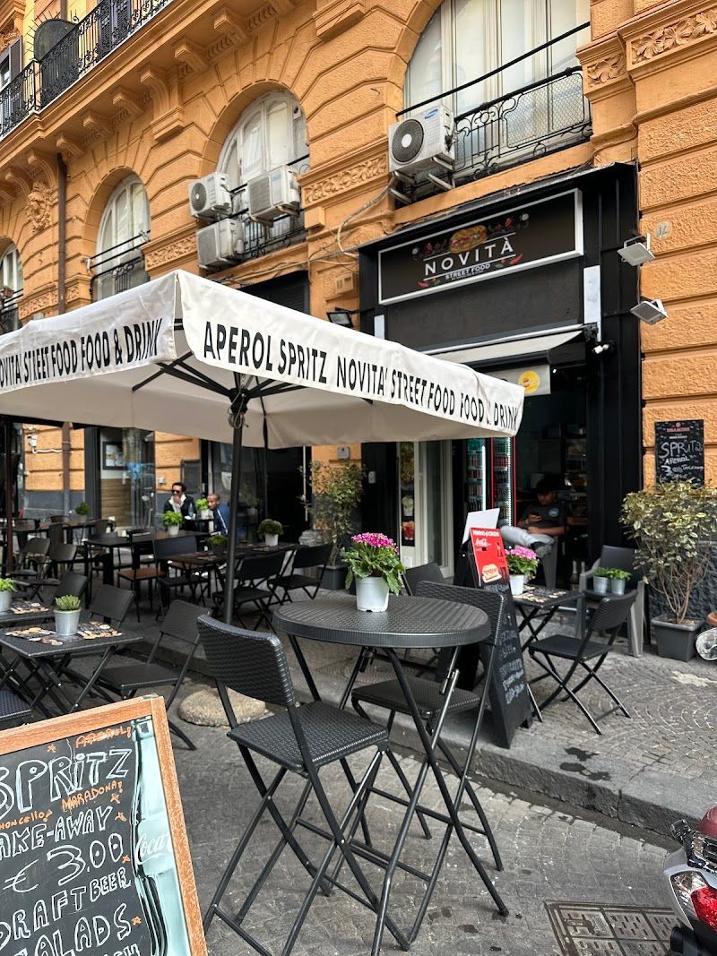 Naples Street Food and Neighborhood Walk