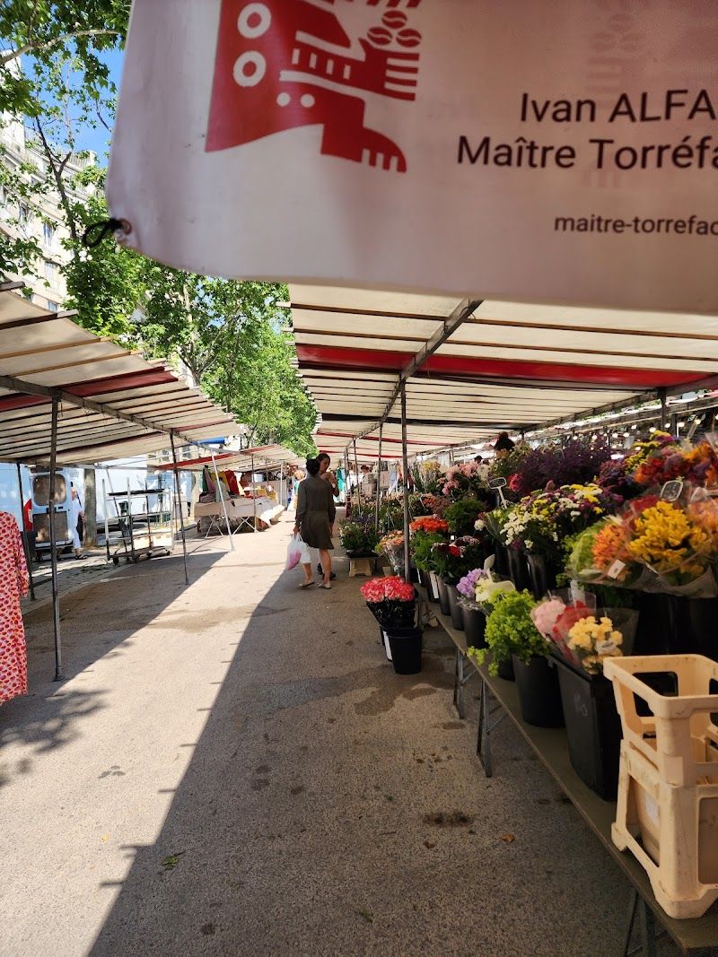 Marché Saxe-Breteuil