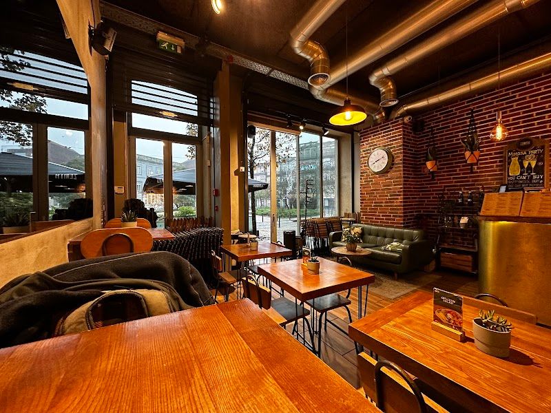 Zenith Brunch & Cocktails