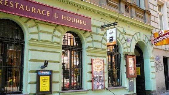 Pivní Lokál U Houdků