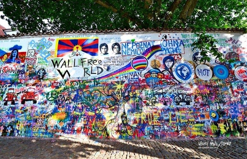 Lennon Wall