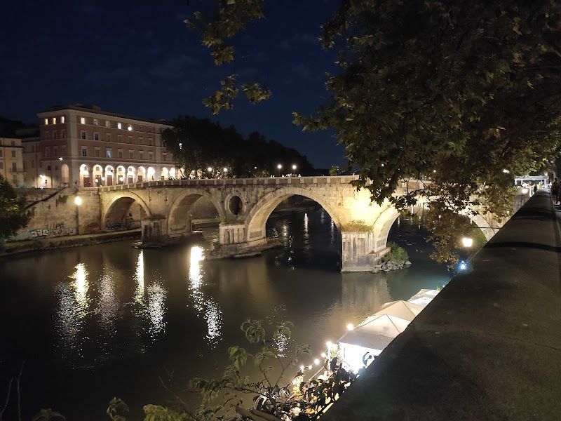 Lungotevere