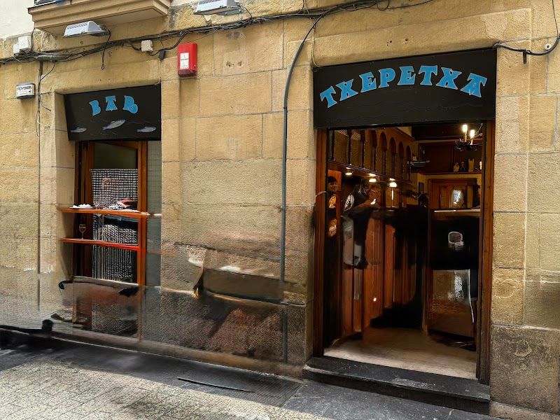 Pintxo Bar Crawl in Parte Vieja