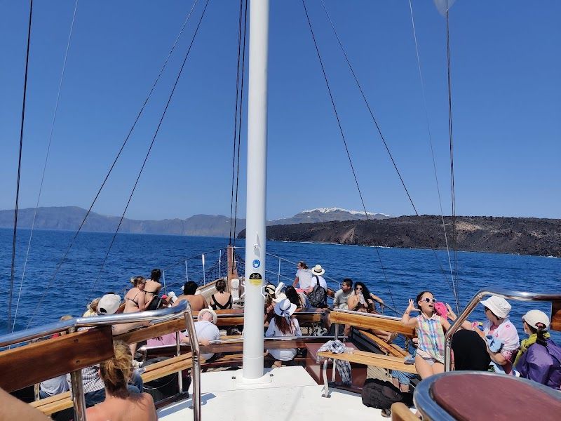 Santorini Volcano and Hot Springs Boat Trip