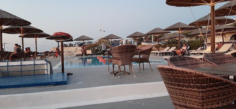 Lioyerma Lounge Cafe Pool Bar