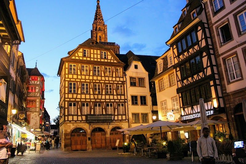Place du Marché aux Cochons de Lait